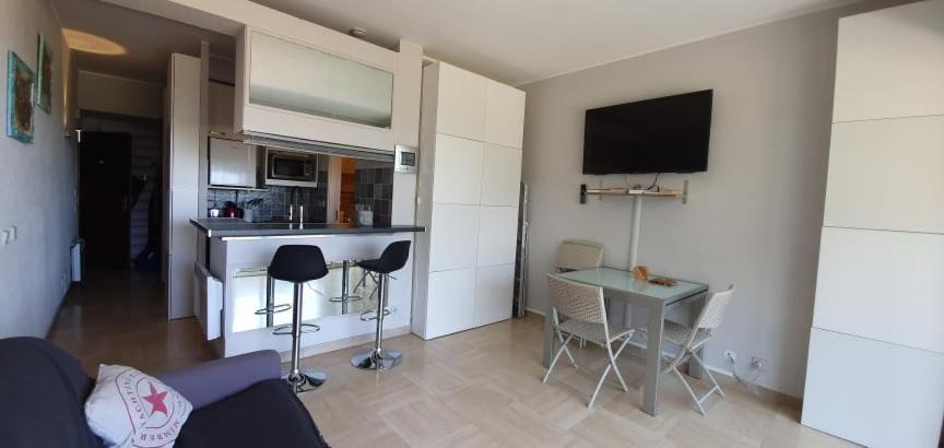 Lovely Apartment In Marina Baie Des Anges- Baronnet - Sew View, Free Parking Spaces On Site, Restaurants, Beach, Supermarket Villeneuve-Loubet Luaran gambar